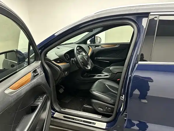 Lincoln MKC — миниатюра 8