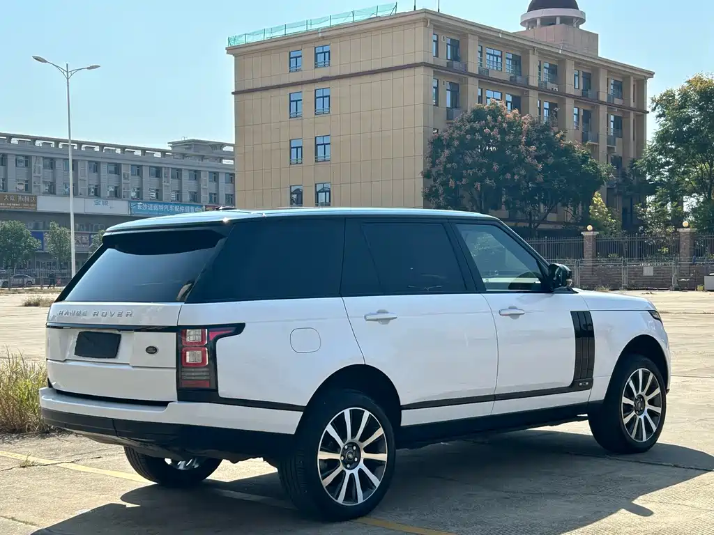 Land Rover Range Rover — миниатюра 4