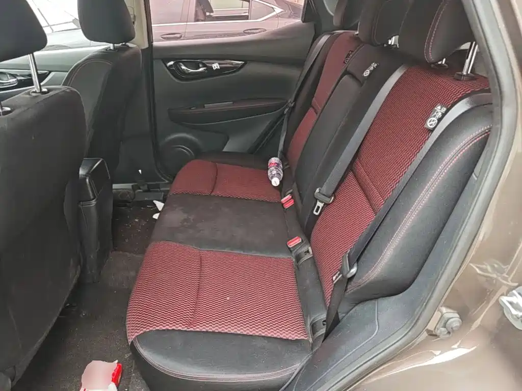 Nissan Qashqai — миниатюра 17