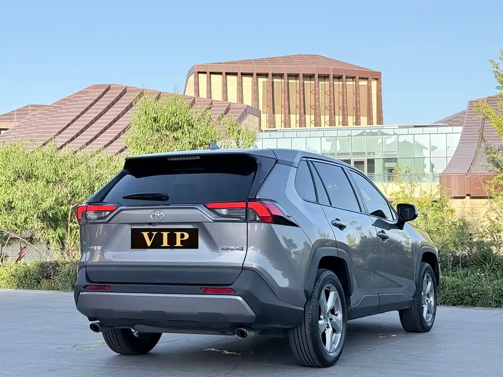 Toyota RAV4 — миниатюра 19