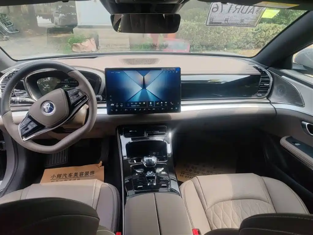 BYD Han 2025 DM-i Smart Drive 125KM Flagship