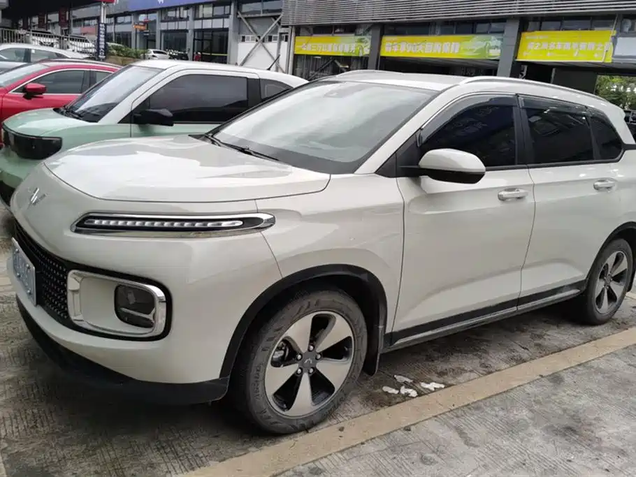WULING AUTOMOBILE WULING NEBULA