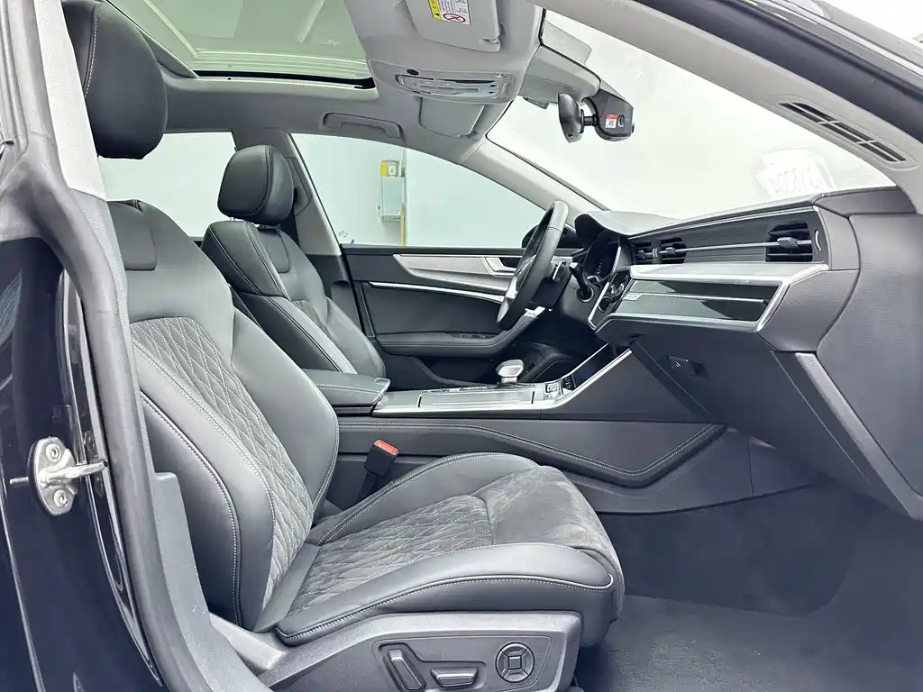 Audi A7L — миниатюра 13