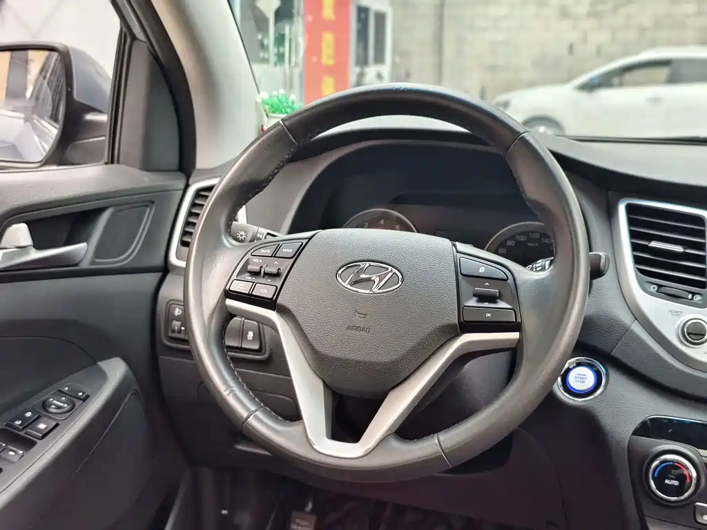 Hyundai Tucson — миниатюра 16
