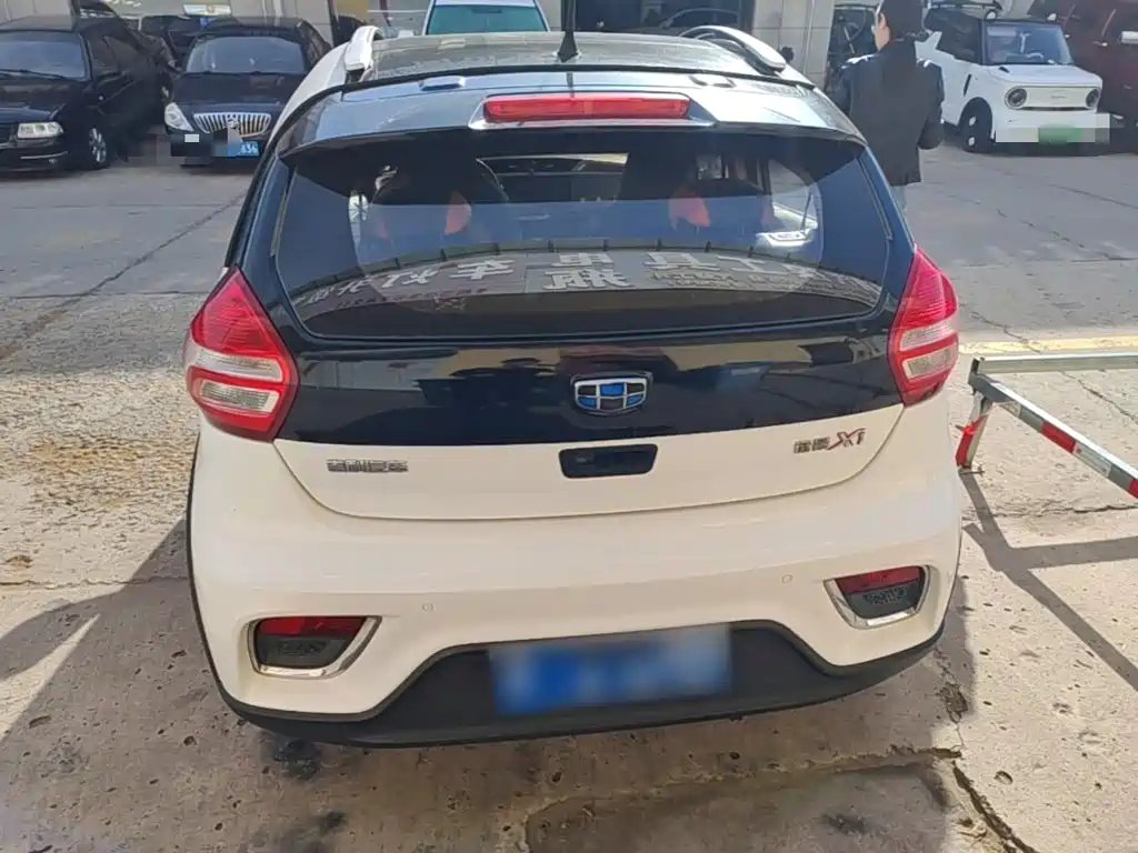 Geely Vision X1 — миниатюра 6