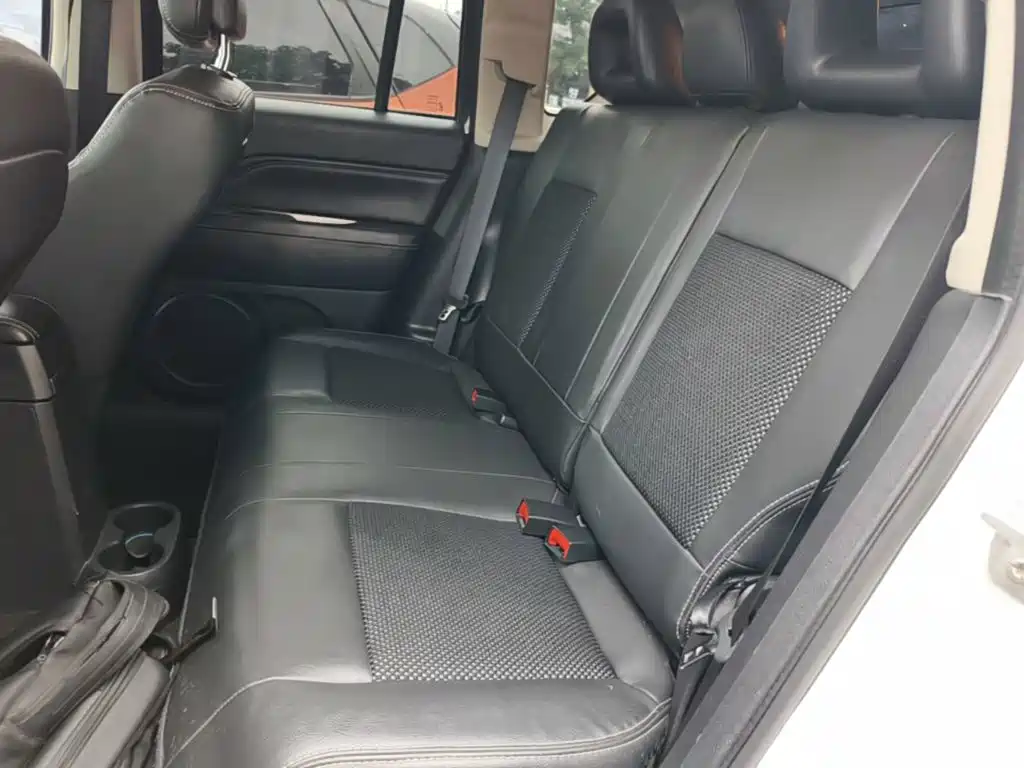 Jeep Compass (Import) — миниатюра 17