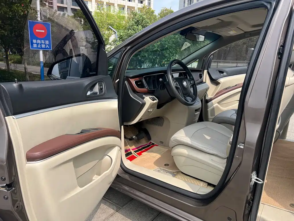 Buick GL8 — миниатюра 4