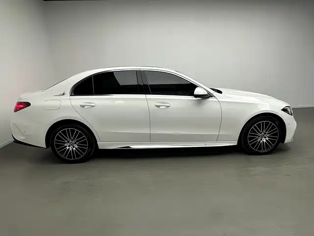 Mercedes-Benz C-Class — миниатюра 5
