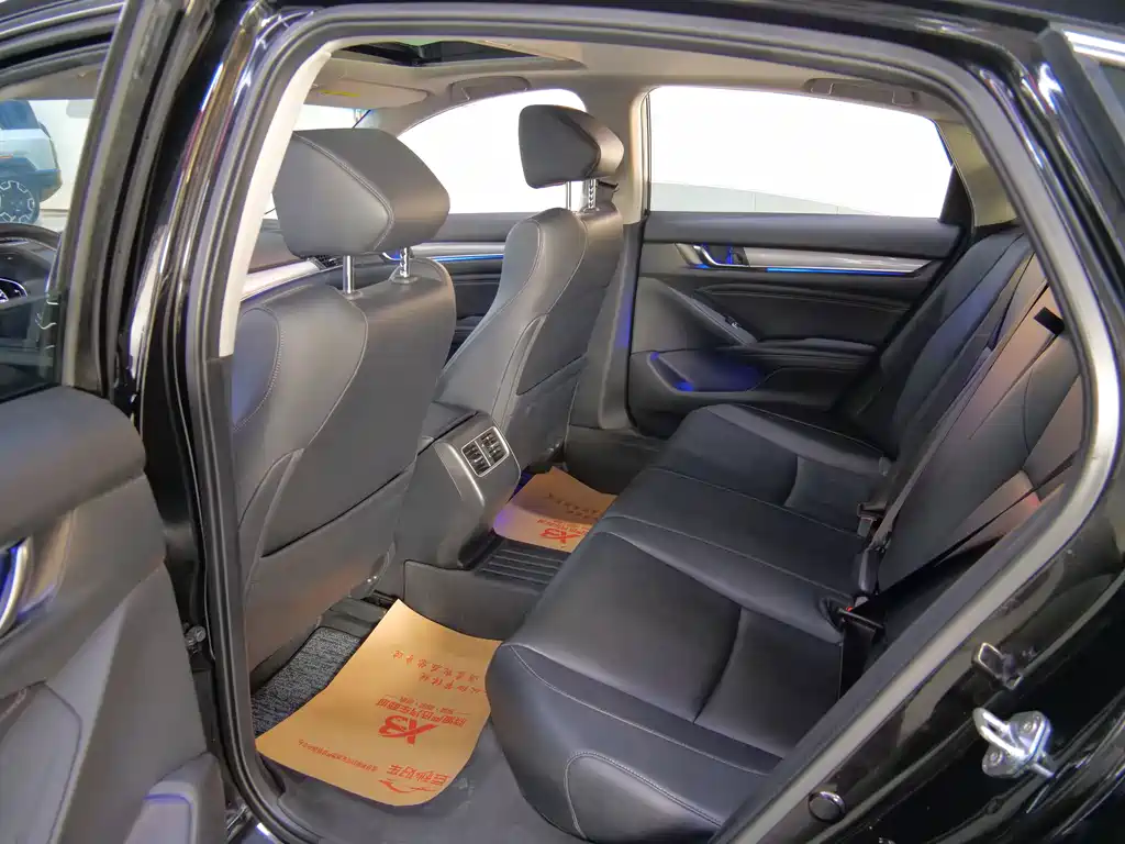 Honda Accord — миниатюра 8