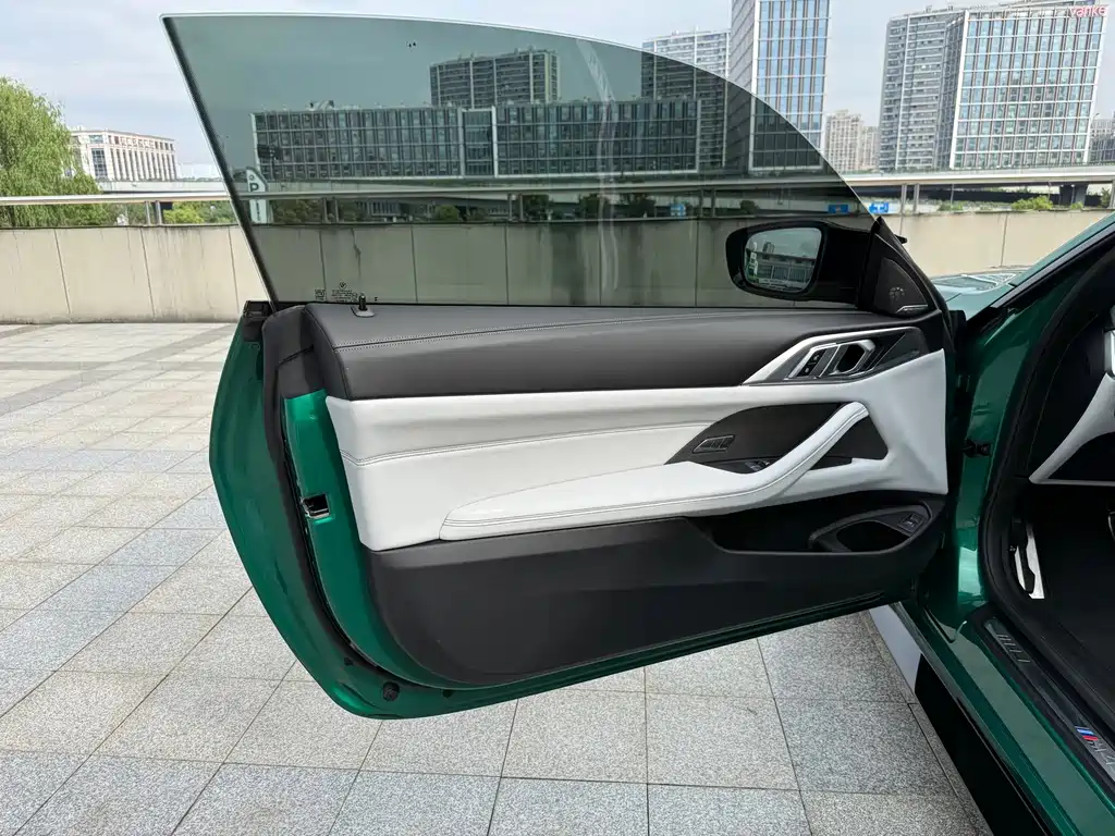 BMW M4 — миниатюра 9