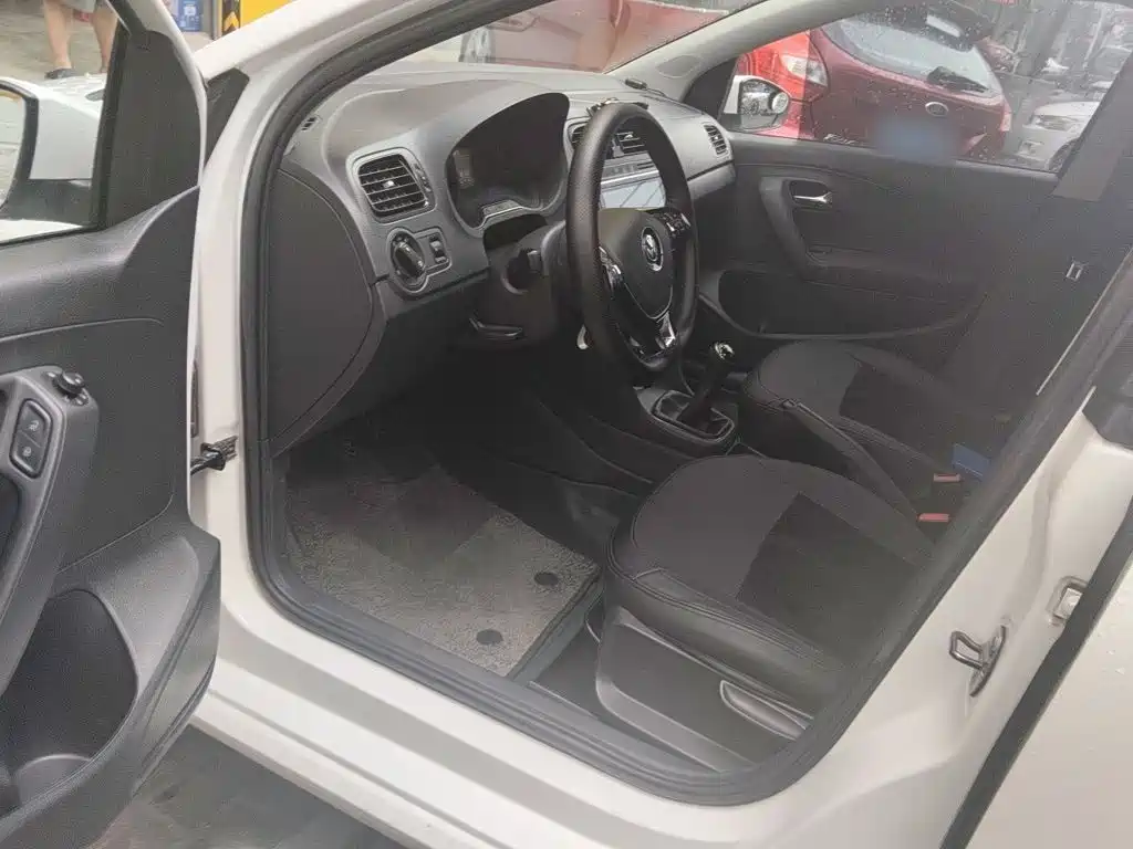 Volkswagen Polo — миниатюра 17
