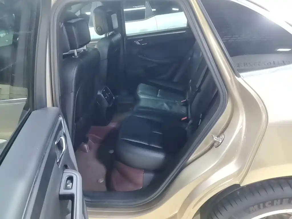 Porsche Macan — миниатюра 17