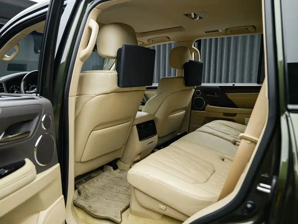 Lexus LX — миниатюра 8