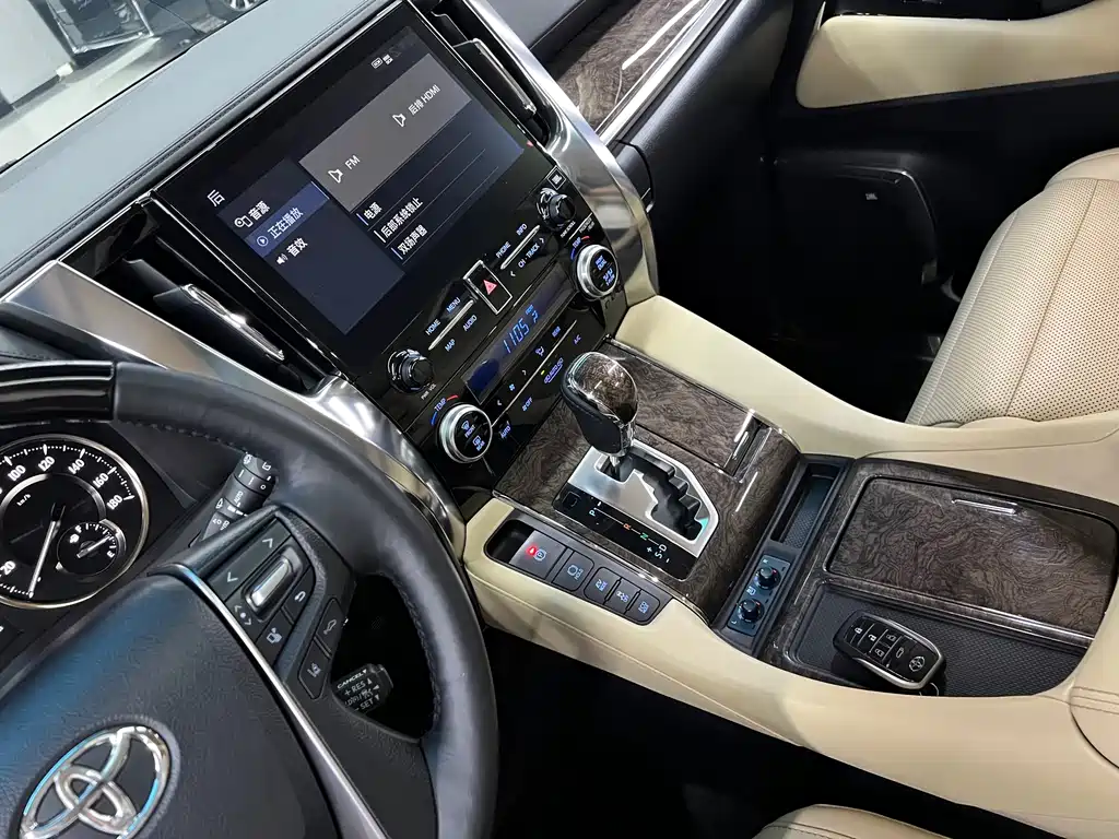 Toyota Vellfire — миниатюра 25