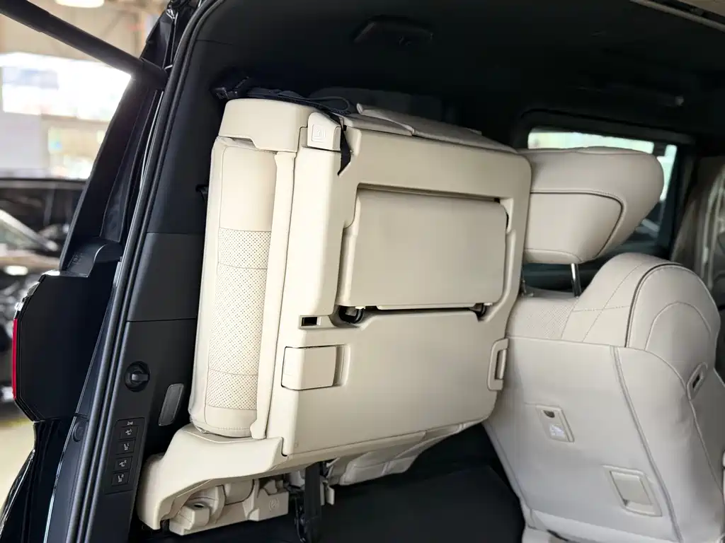 Toyota Alphard — миниатюра 22