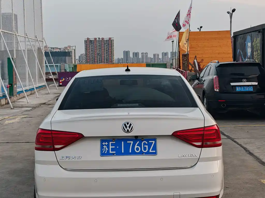Volkswagen Lavida — миниатюра 6