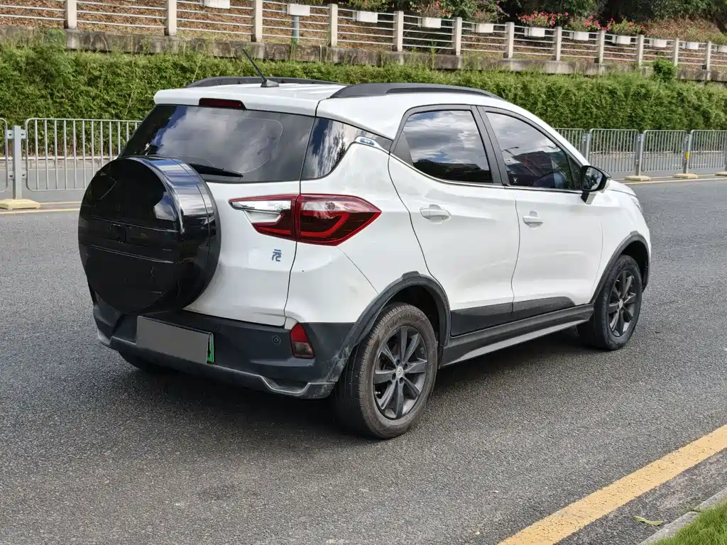 BYD Yuan EV — миниатюра 11