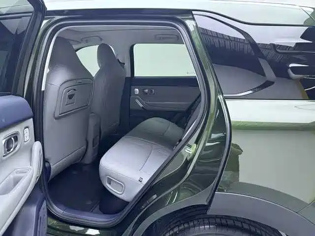 Leapmotor Leapmotor A10 — миниатюра 9