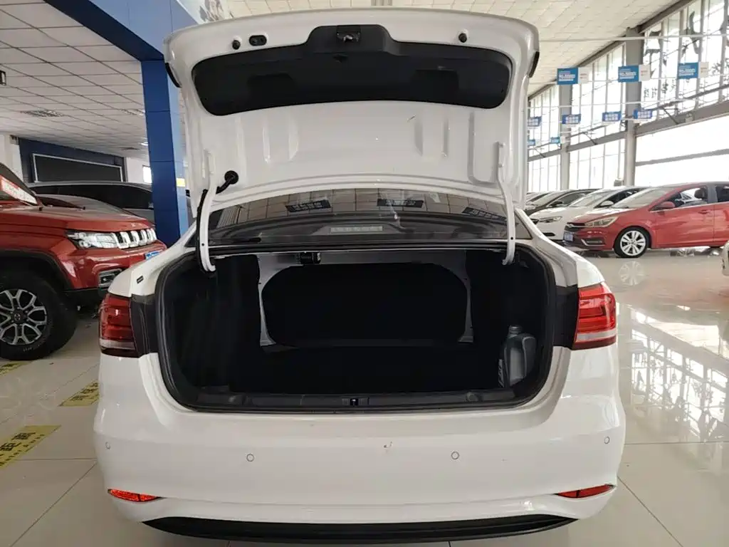 Volkswagen Lavida — миниатюра 19