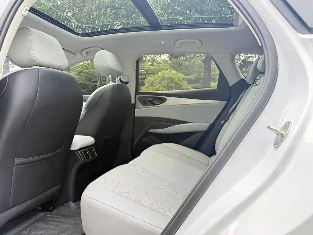 BYD Seal 06 DM-i Touring — миниатюра 10