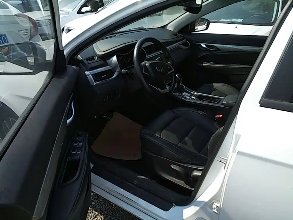 Geely Emgrand — миниатюра 15