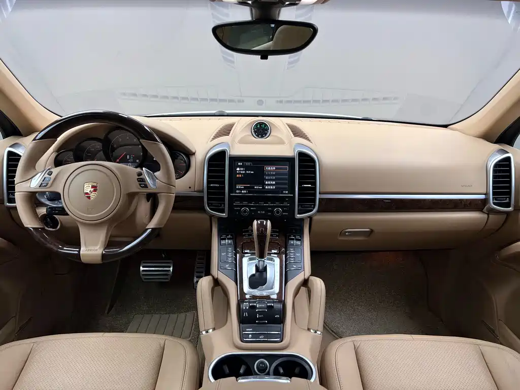 Porsche Cayenne — миниатюра 6