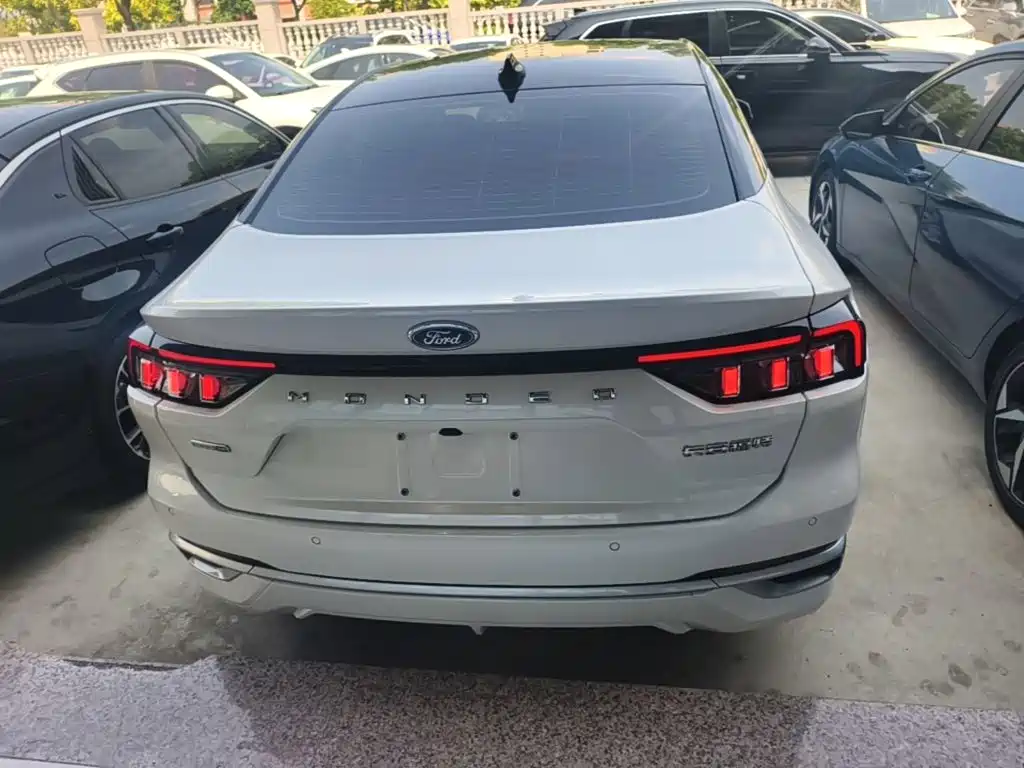 Ford Mondeo — миниатюра 6