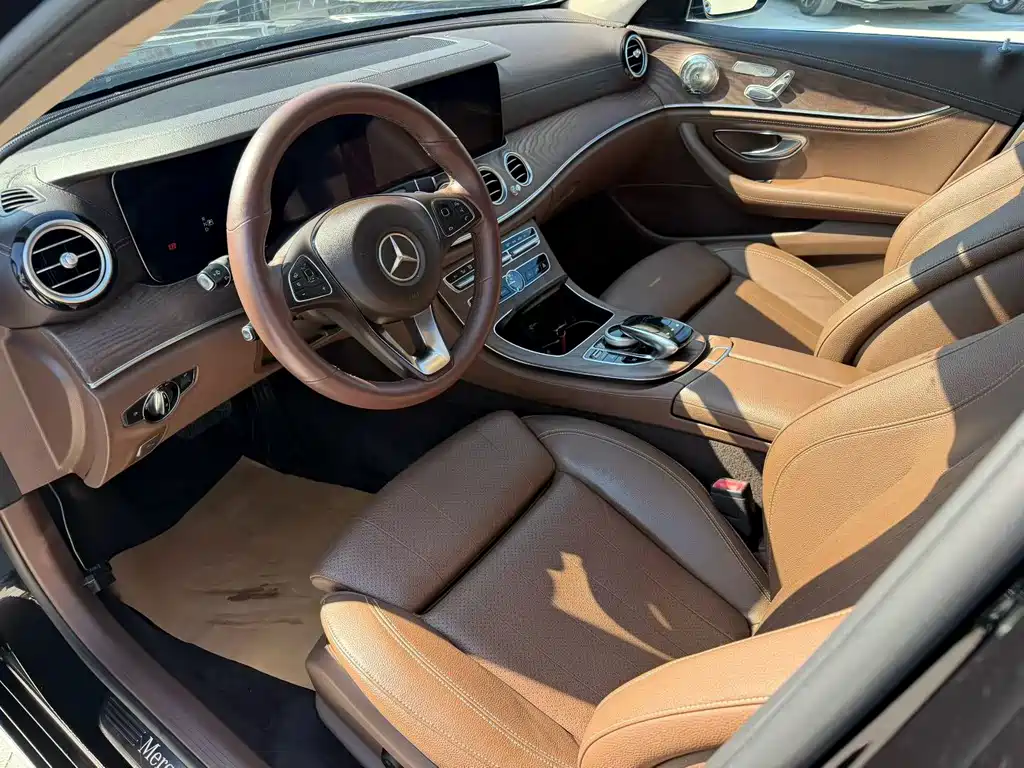 Mercedes-Benz E-Class — миниатюра 4