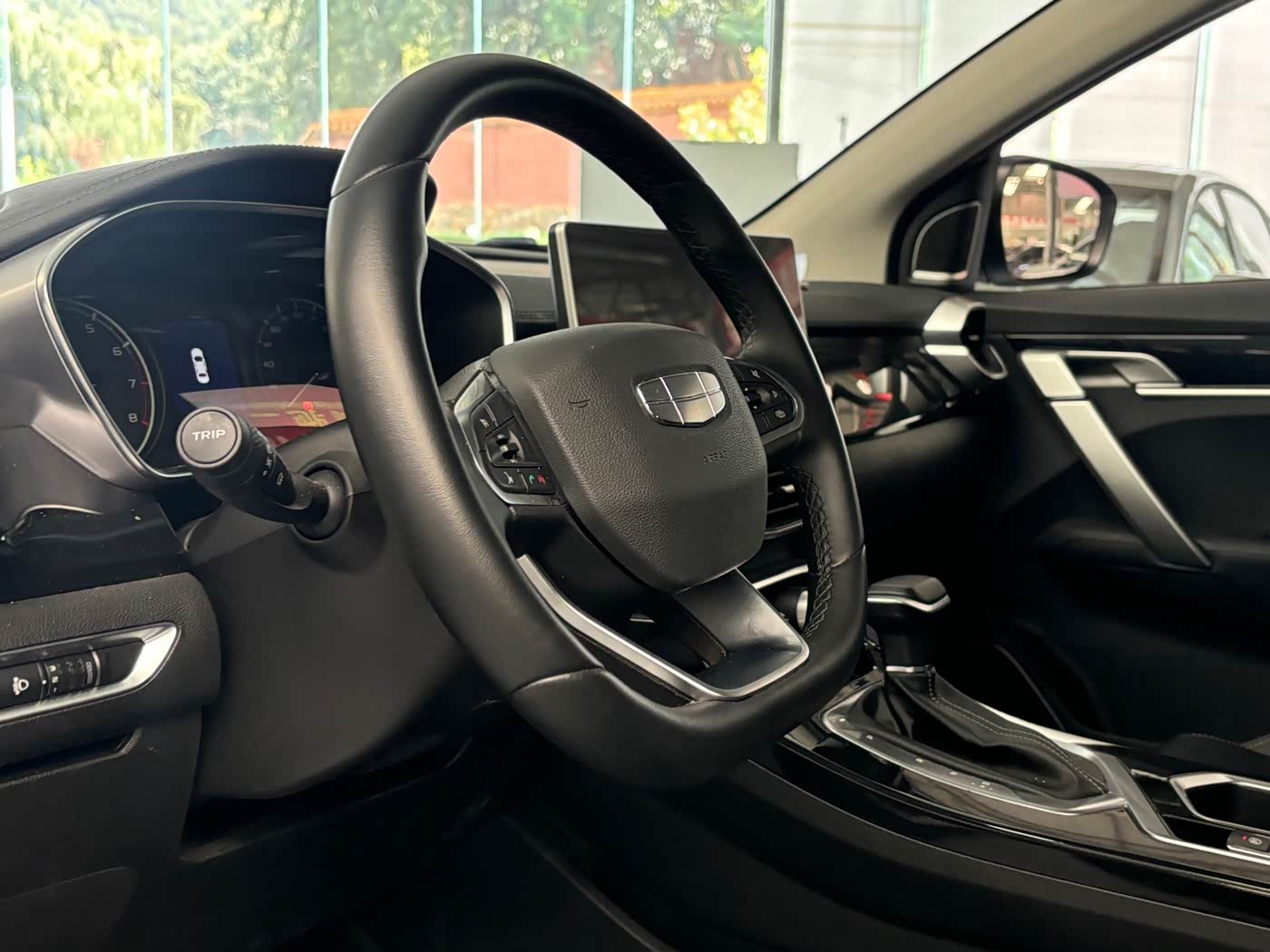 Geely Binyue 1.5 л 2025 г. Белый, пробег 7400 км