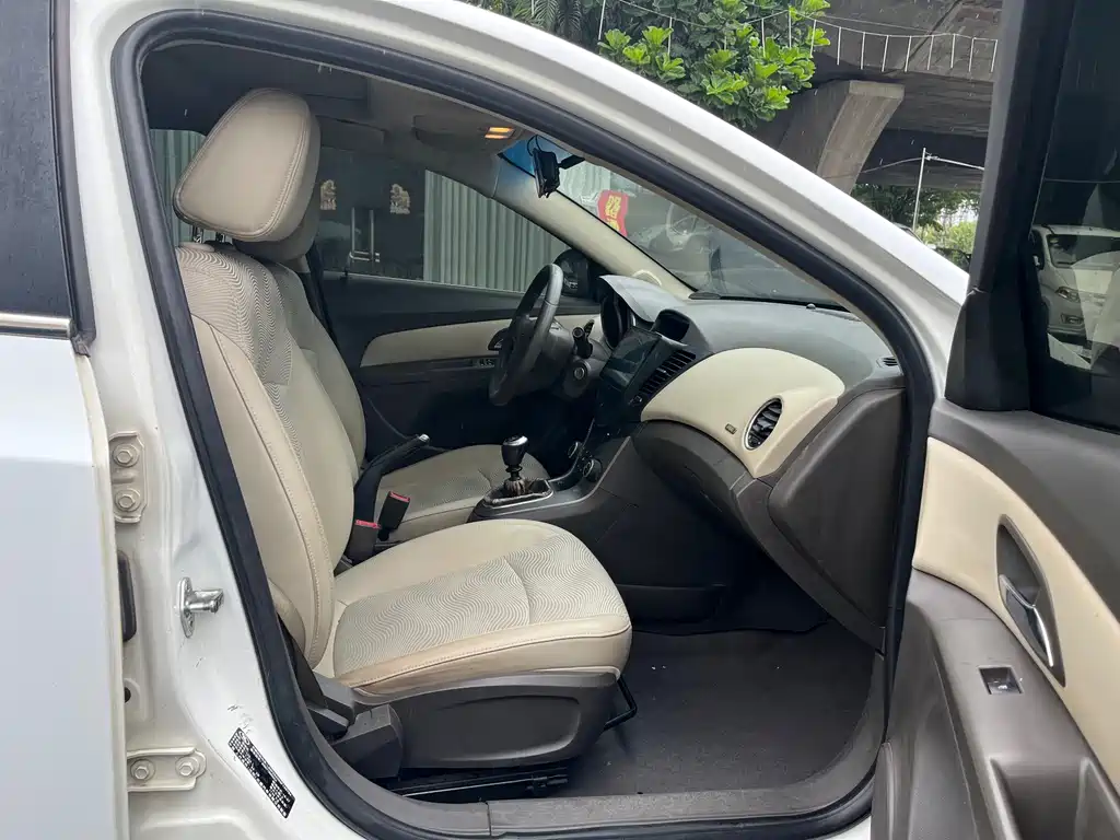 Chevrolet Cruze — миниатюра 16