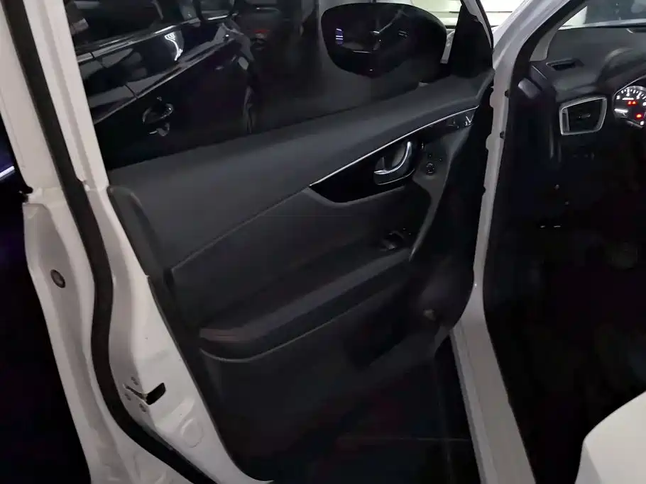 Nissan Qashqai — миниатюра 7