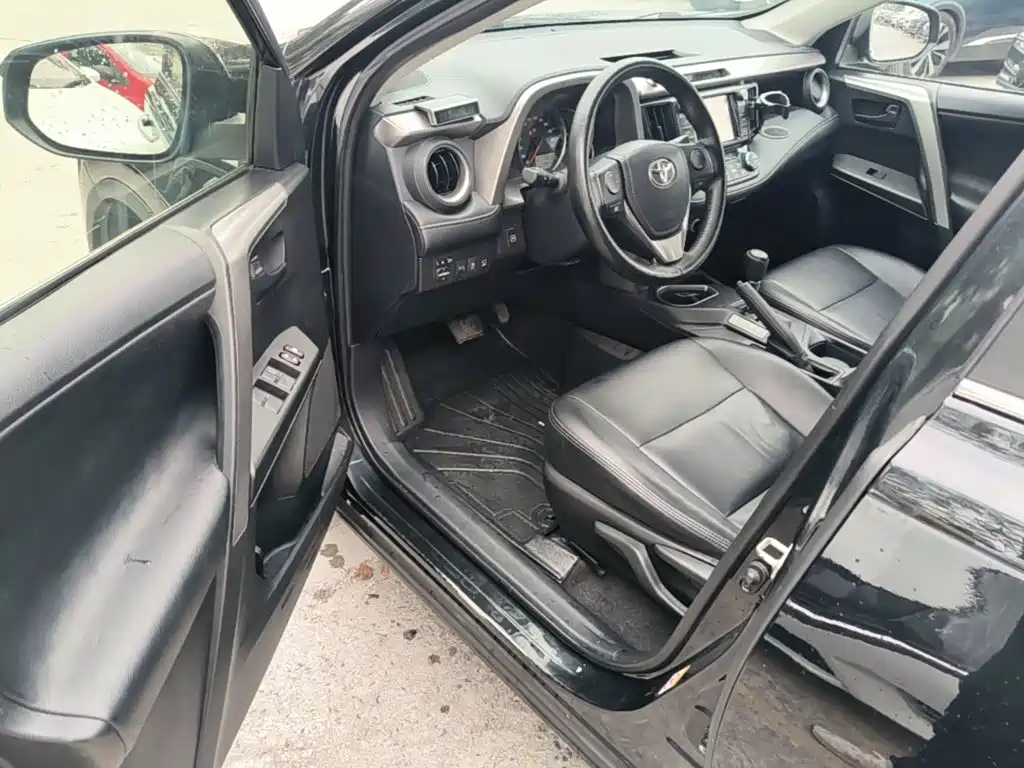 Toyota RAV4 — миниатюра 16