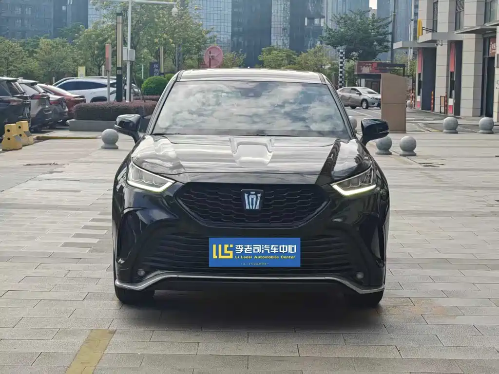 Toyota Crown Kluger — миниатюра 2