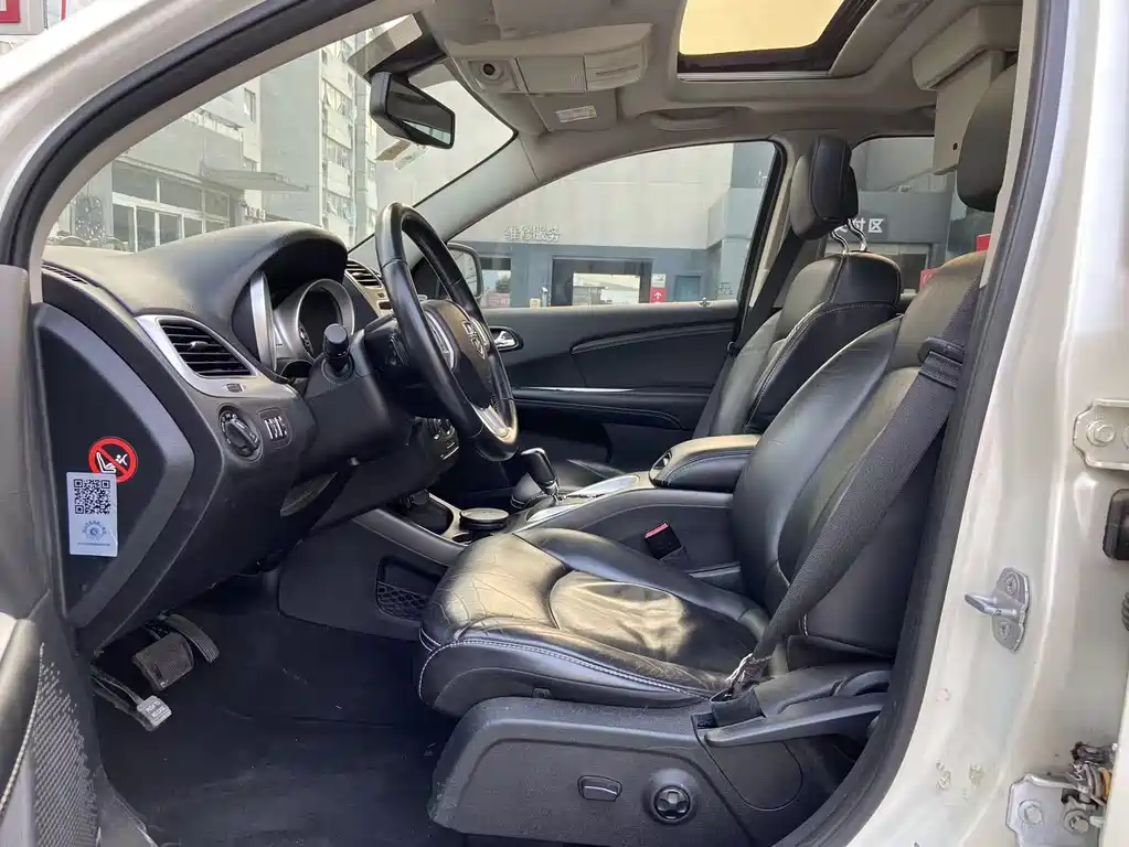 Dodge Journey — миниатюра 9