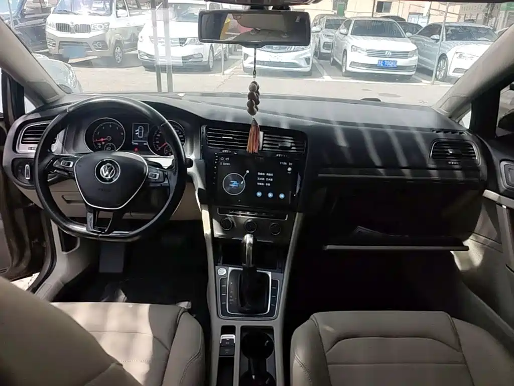 Volkswagen Golf — миниатюра 10