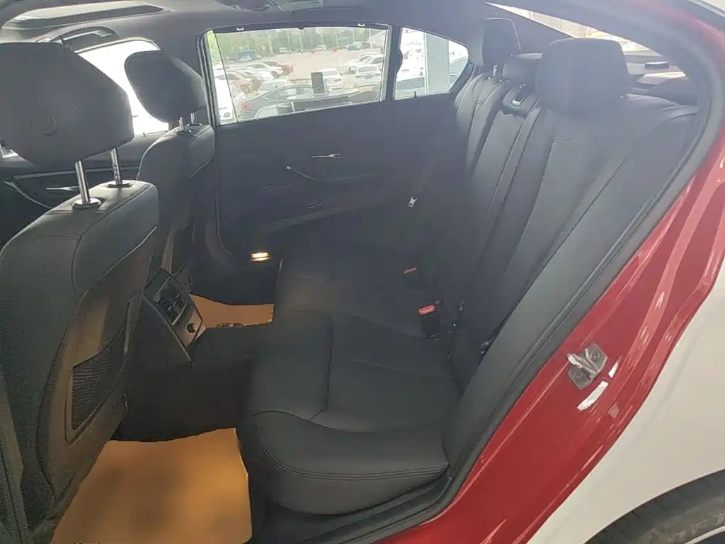 BMW 3 Series — миниатюра 17