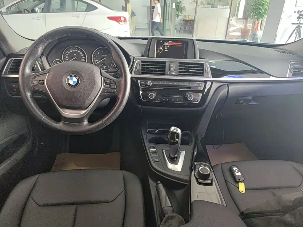 BMW 3 Series — миниатюра 10