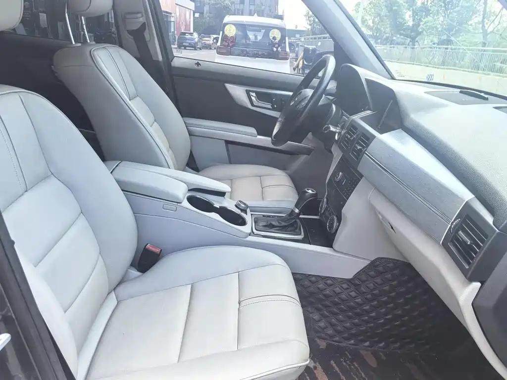 Mercedes-Benz GLK-Class (Import) — миниатюра 9