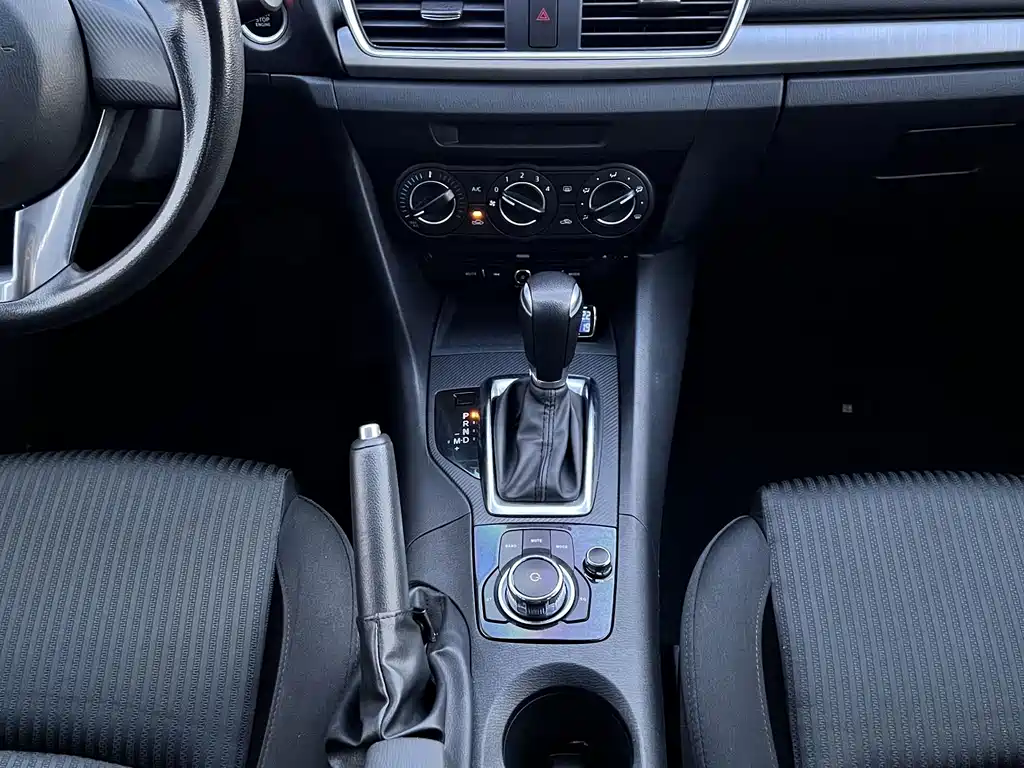 Mazda 3 Axela — миниатюра 15