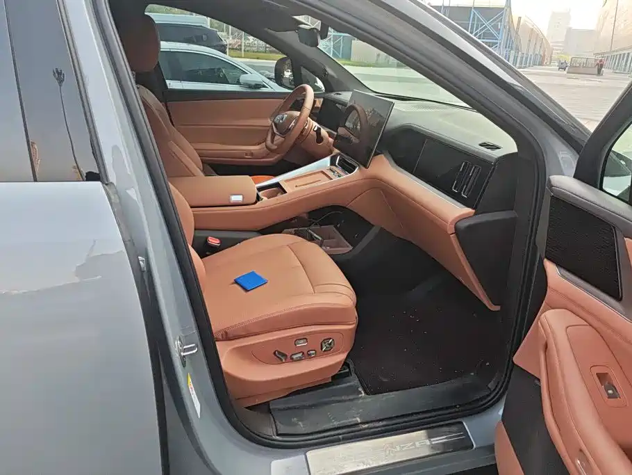 Denza Denza N8L — миниатюра 8