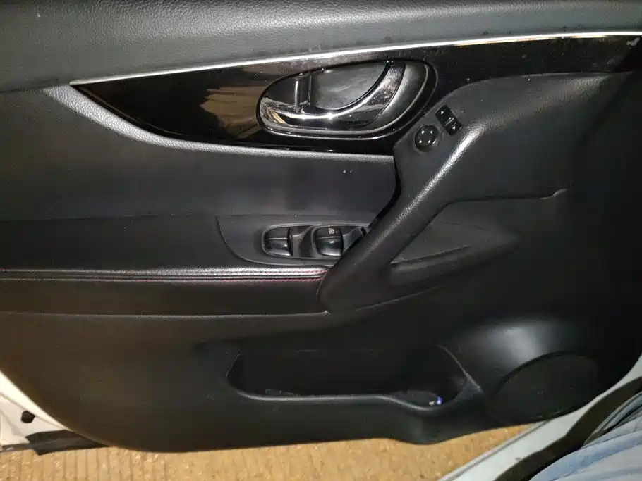 Nissan Qashqai — миниатюра 7