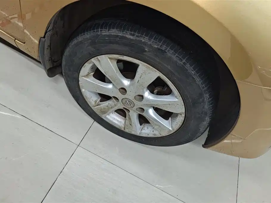 Nissan Tiida 2011 1.6L CVT Comfort