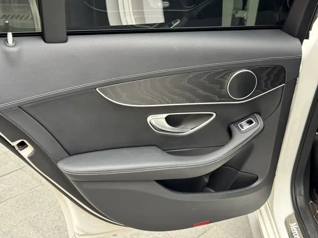Mercedes-Benz C-Class — миниатюра 15