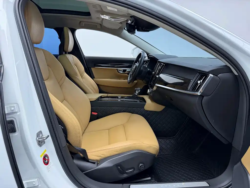 Volvo S90 — миниатюра 9