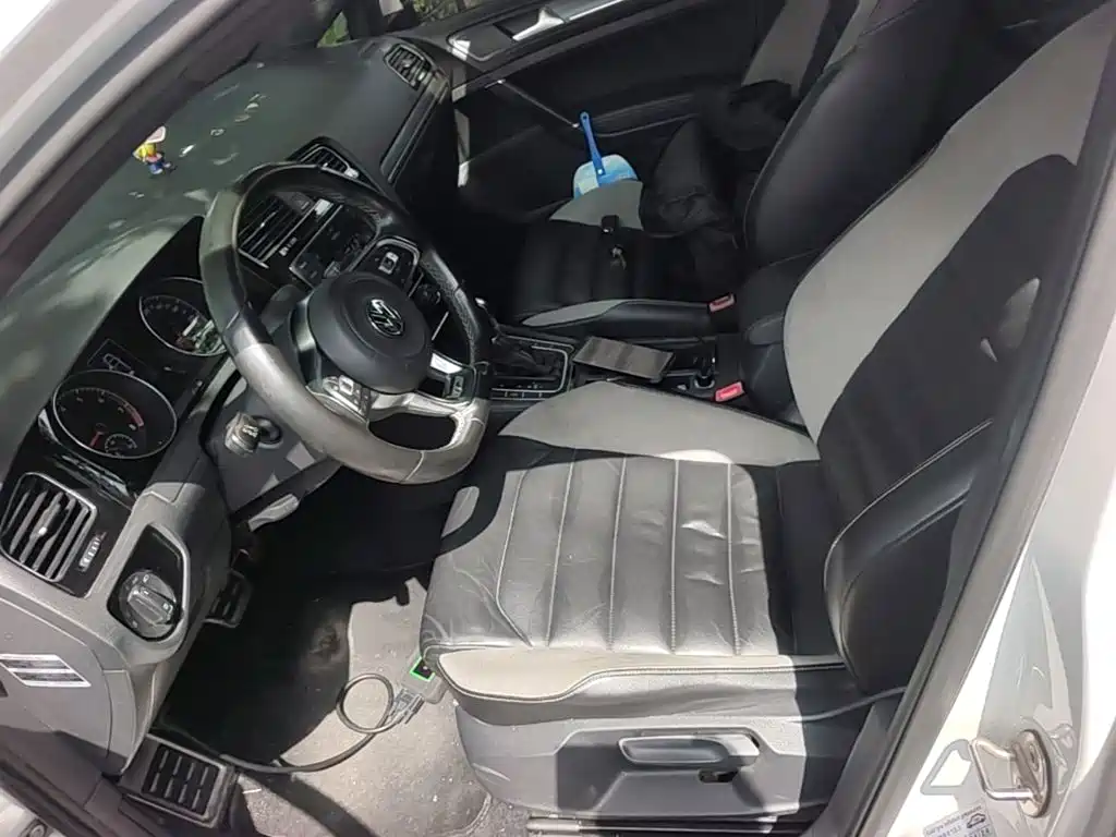 Volkswagen Golf — миниатюра 20