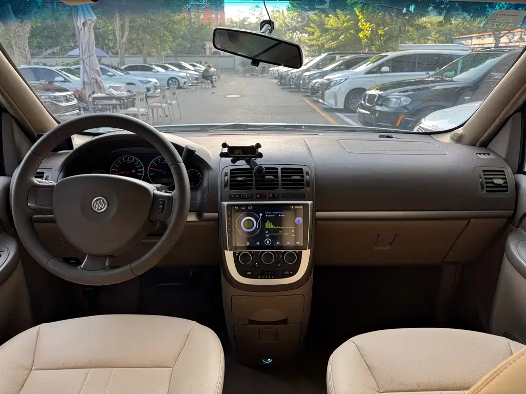 Buick GL8 — миниатюра 7