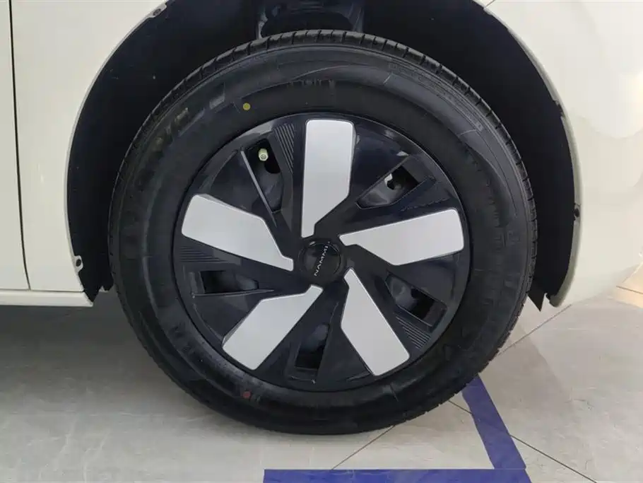 Dongfeng 01 2024 330 Air