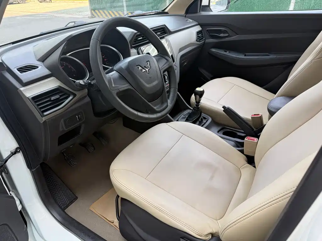 Wuling Hongguang — миниатюра 6