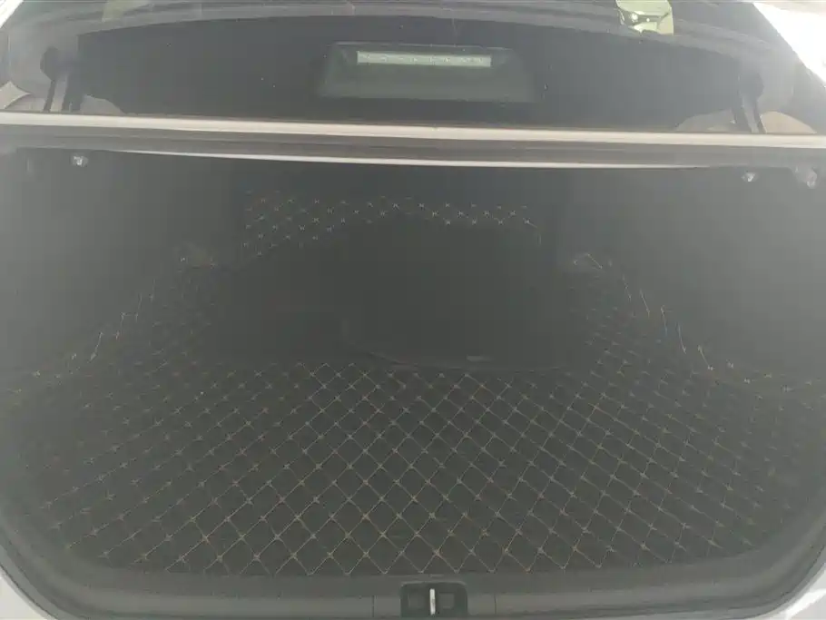 Toyota Camry 2021 2.0G Luxury