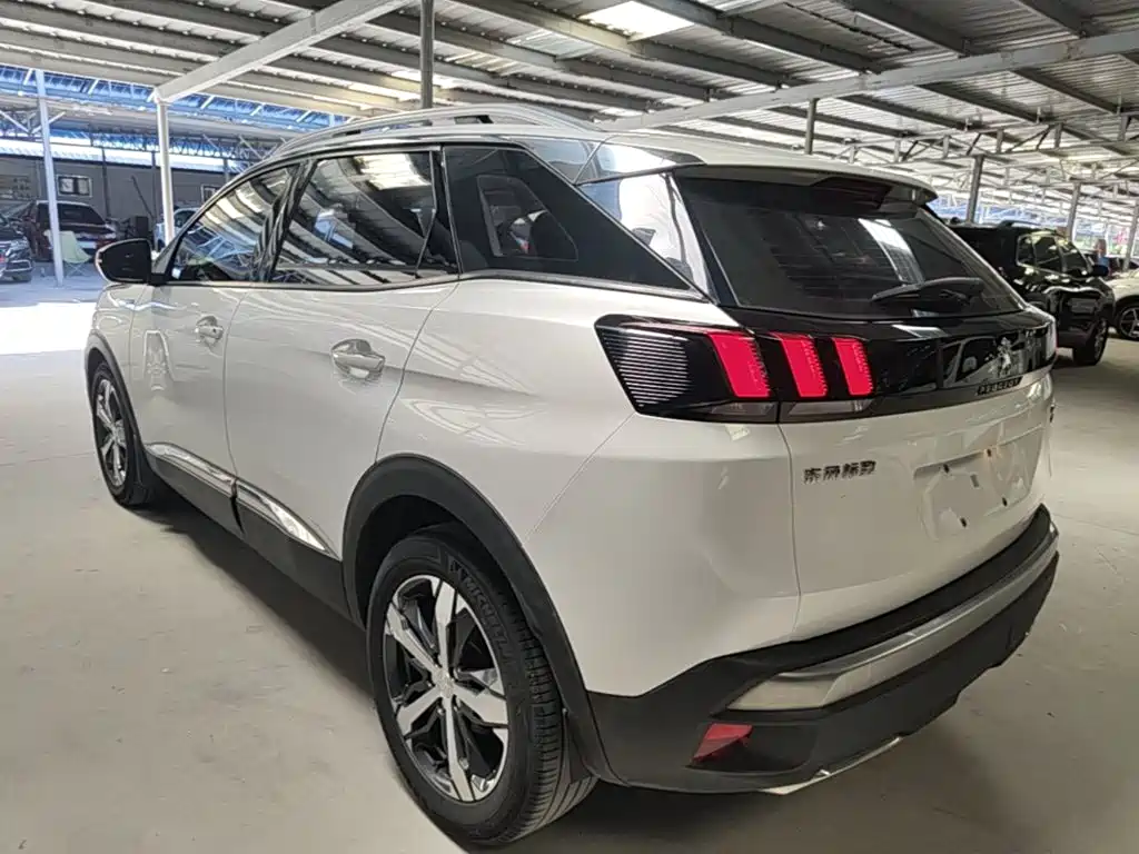 Peugeot 4008 — миниатюра 5